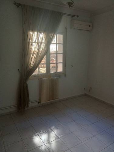 Location Niveau de villa F4 Hydra