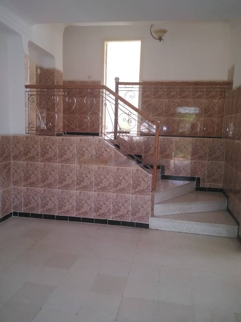 Location Niveau de villa F4 Birkhadem