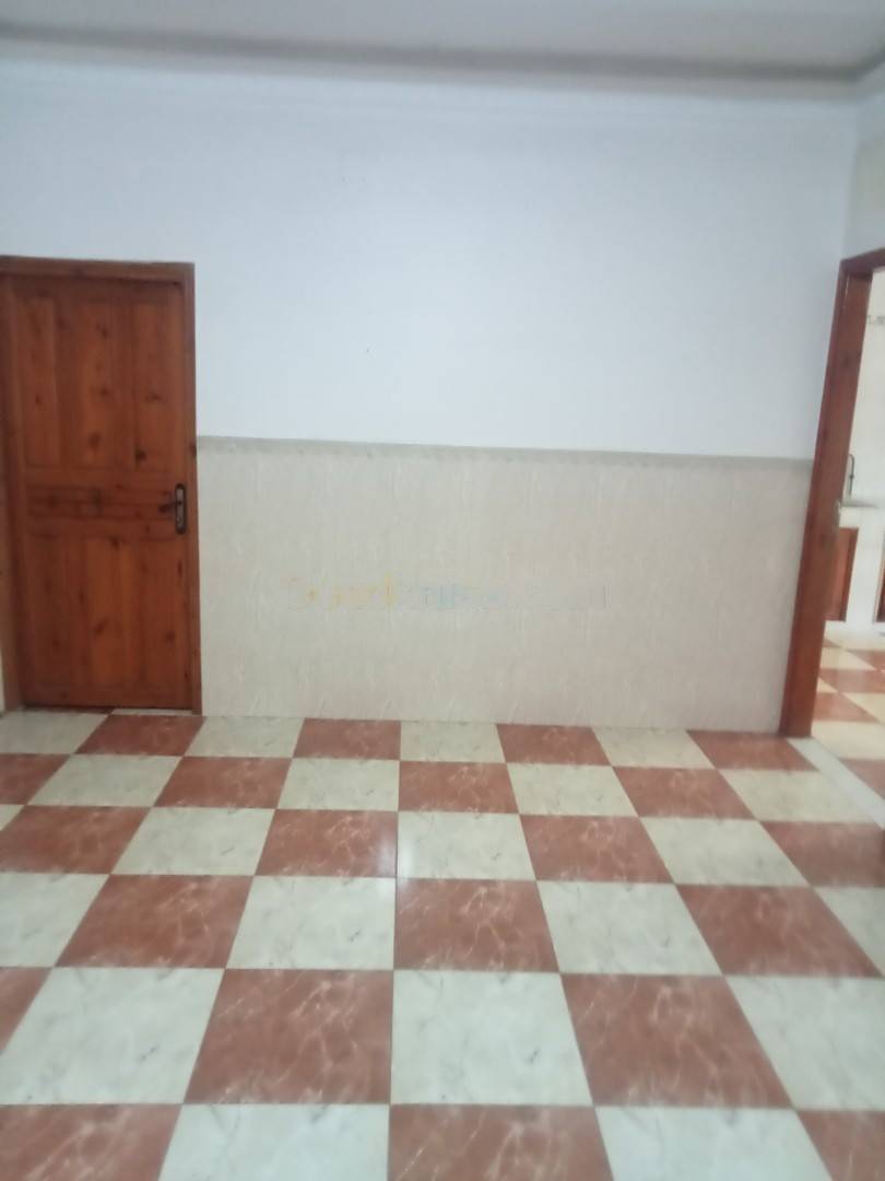 Location Niveau de villa F4 Djasr Kasentina