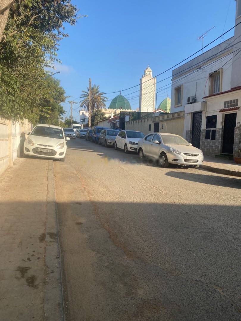 Location Niveau de villa F5 Ben Aknoun