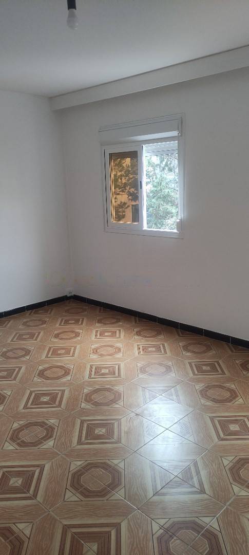 Location Appartement F4 Dely Ibrahim