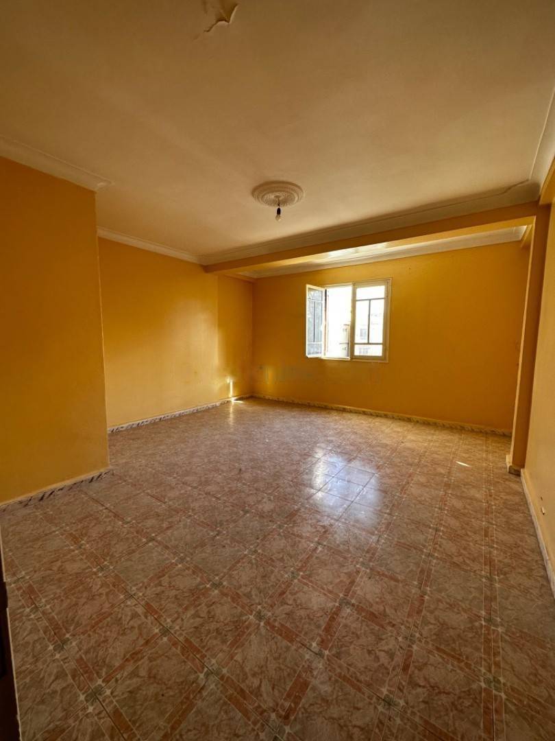 Vente Niveau de villa F3 Hussein Dey