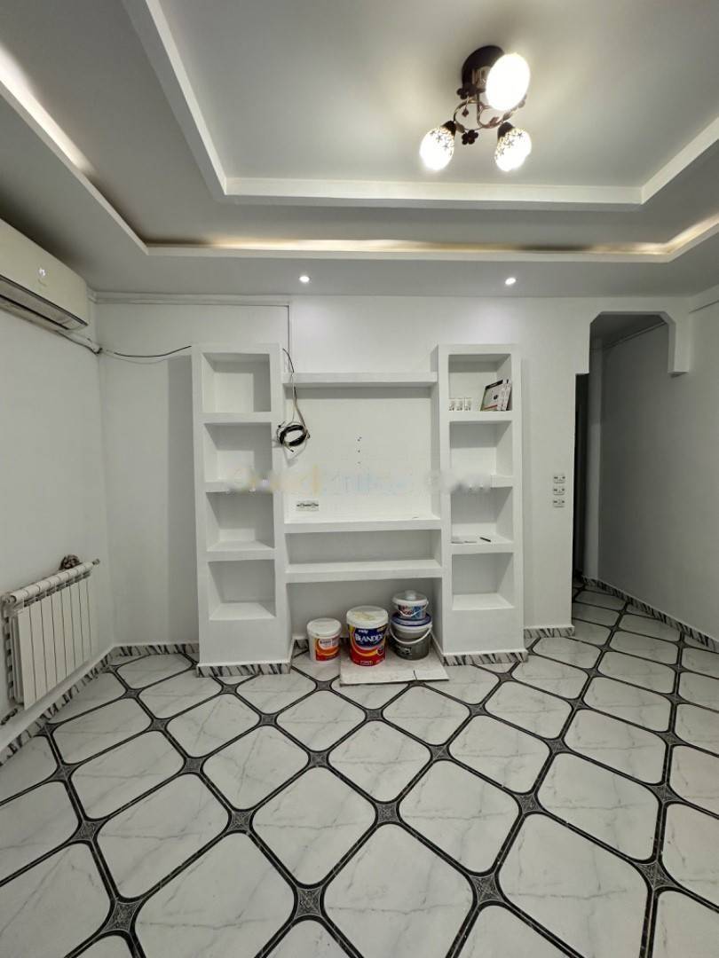 Location Appartement F4 El Mouradia