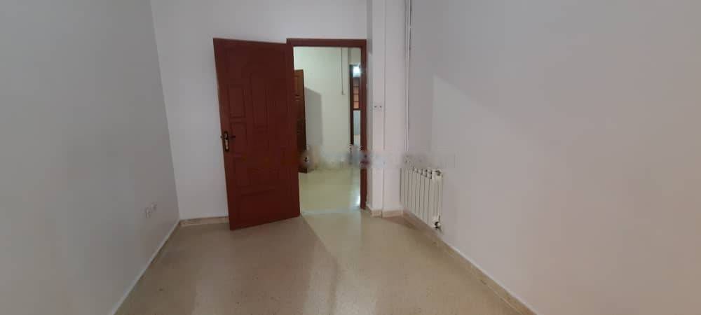 Location Niveau de villa F4 Djasr Kasentina