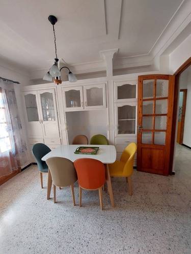 Location Niveau de villa F6 Ben Aknoun