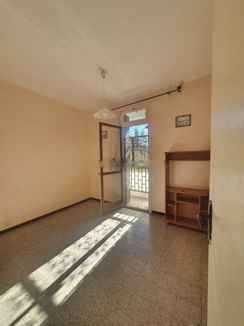 Location Appartement F4 Zeralda