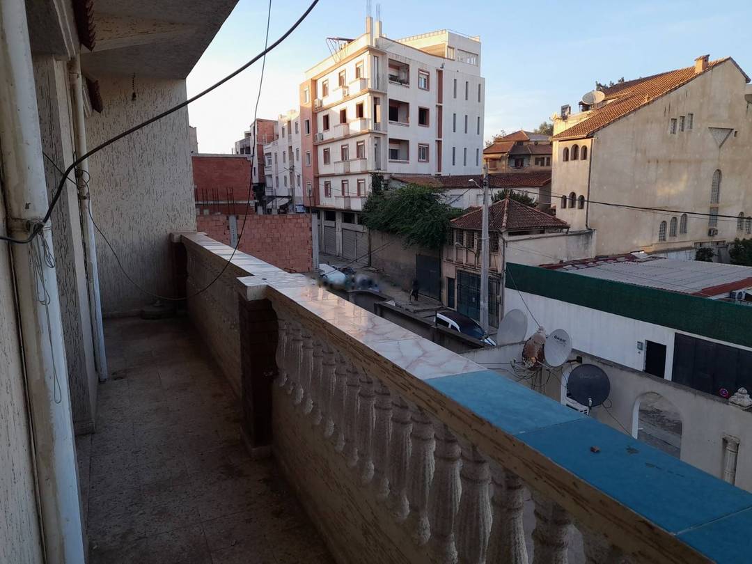 Location Niveau de villa F5 Djasr Kasentina