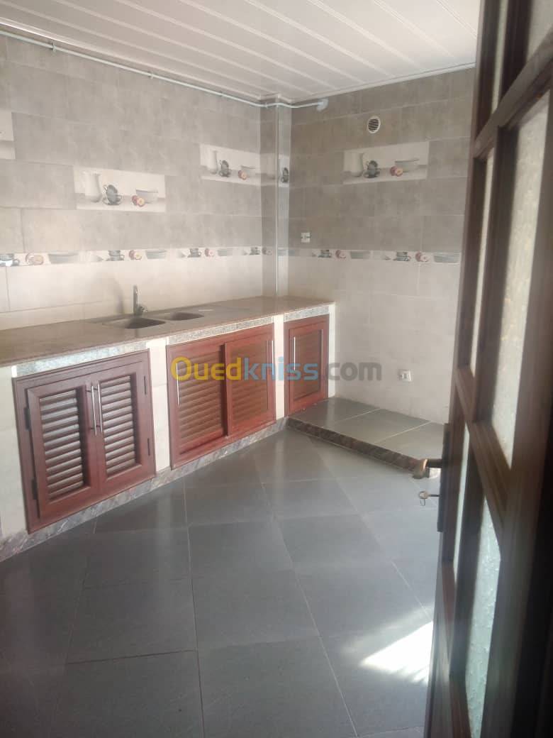 Location Niveau de villa F4 Bordj El Bahri