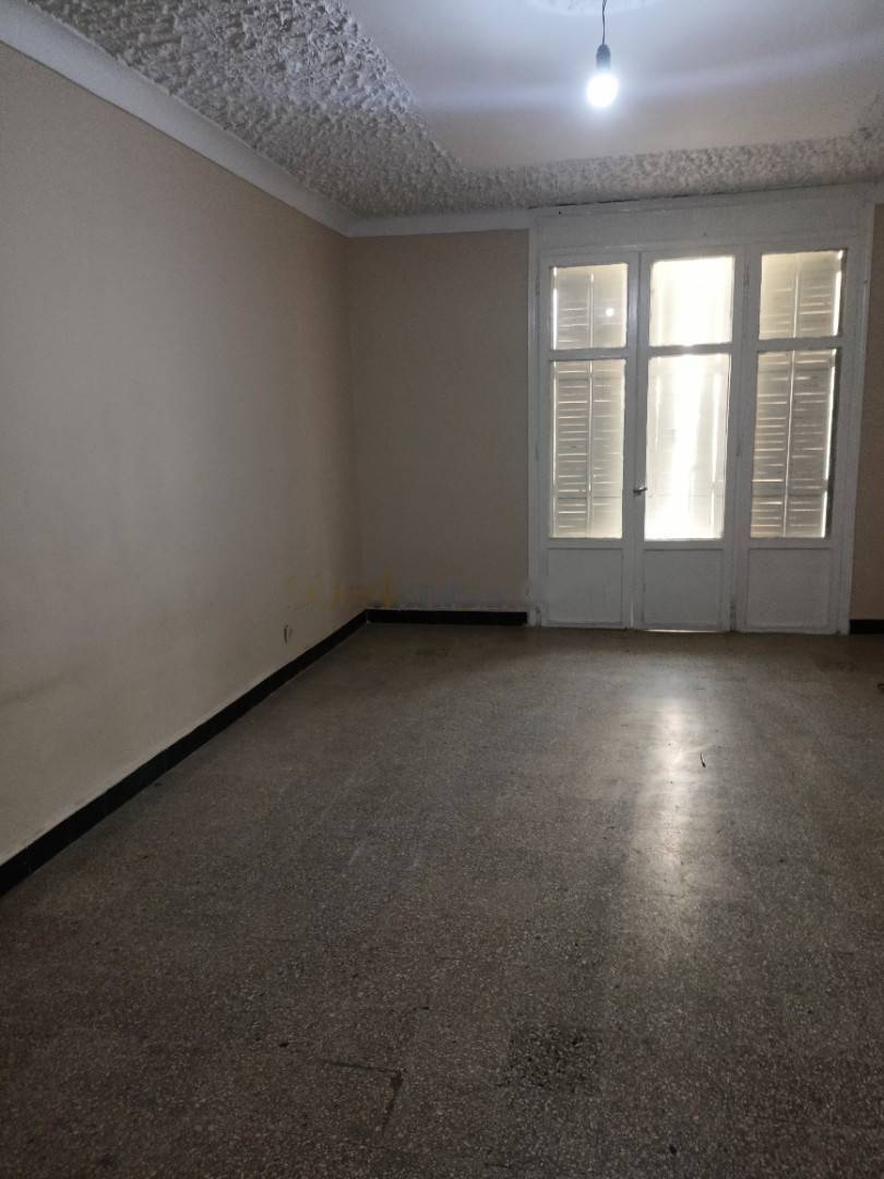 Location Appartement F3 Bab Ezzouar