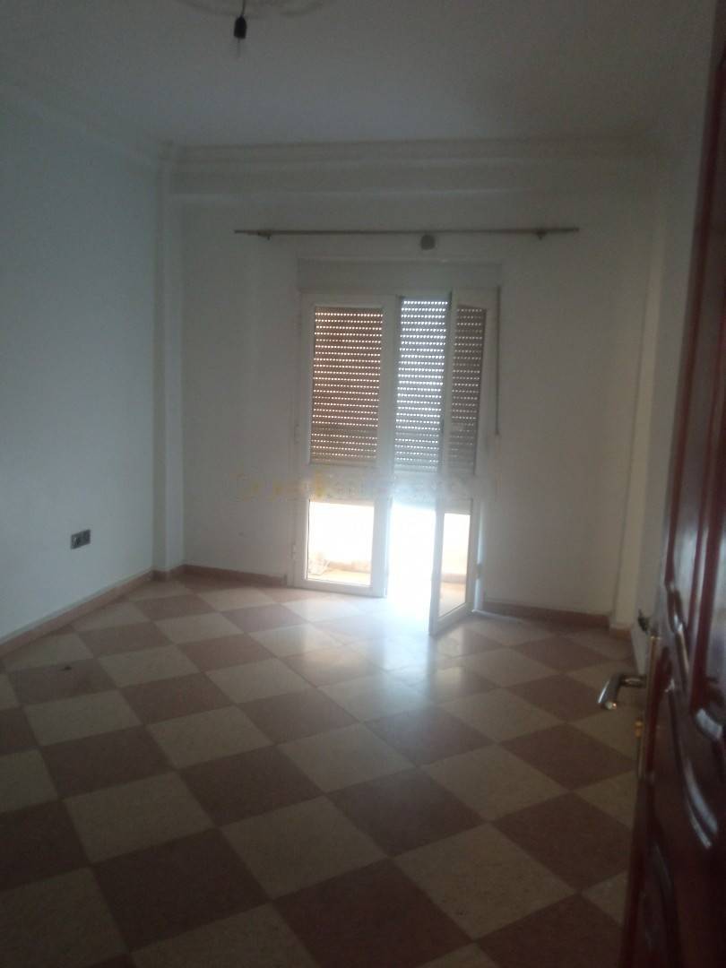 Location Appartement F4 Bab Ezzouar