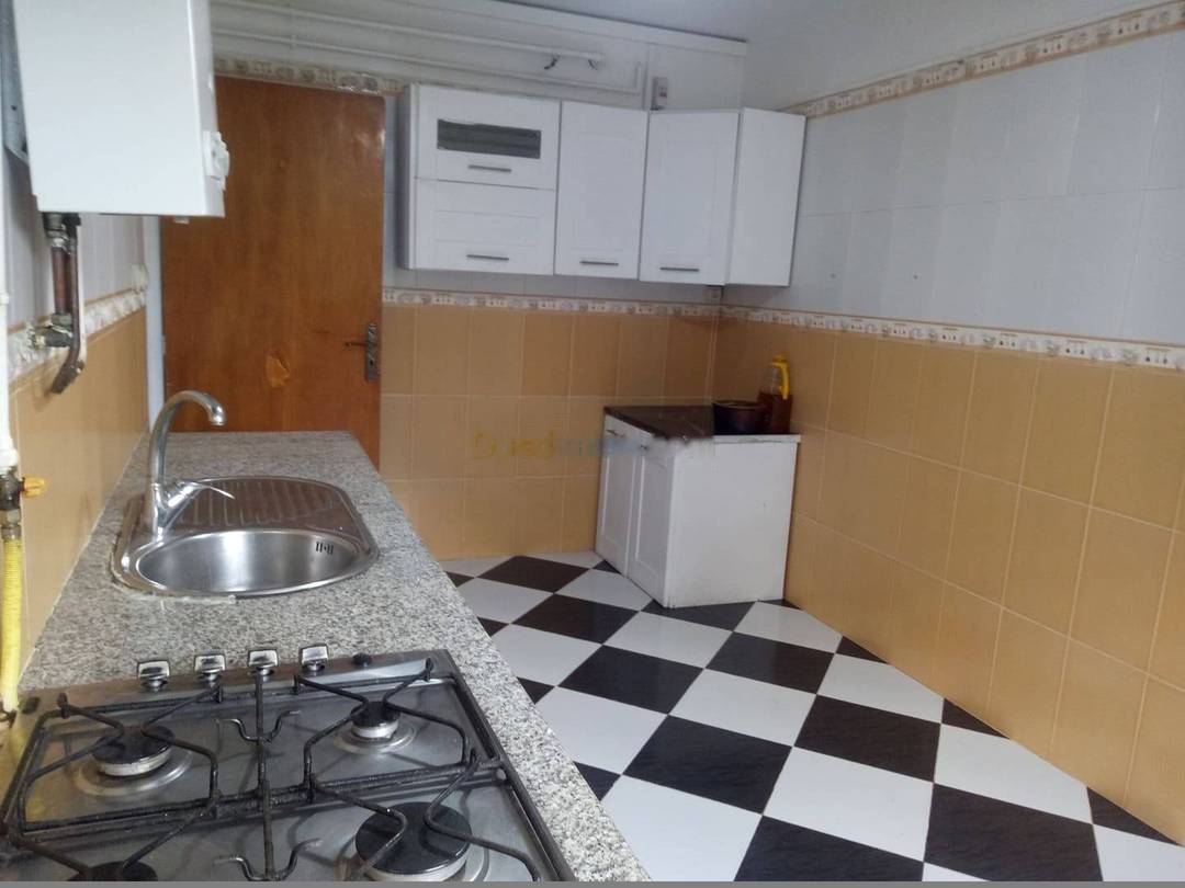 Location Appartement F4 Dely Ibrahim