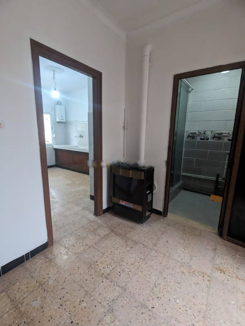 Location Niveau de villa F5 Ain Benian