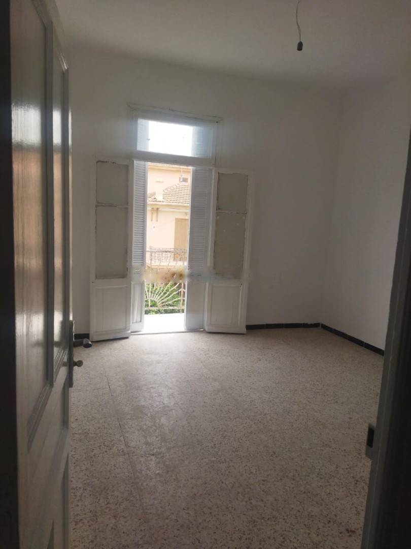 Location Appartement F4 Hussein Dey