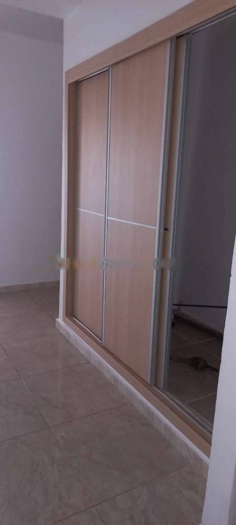 Location Appartement F4 Bordj El Bahri