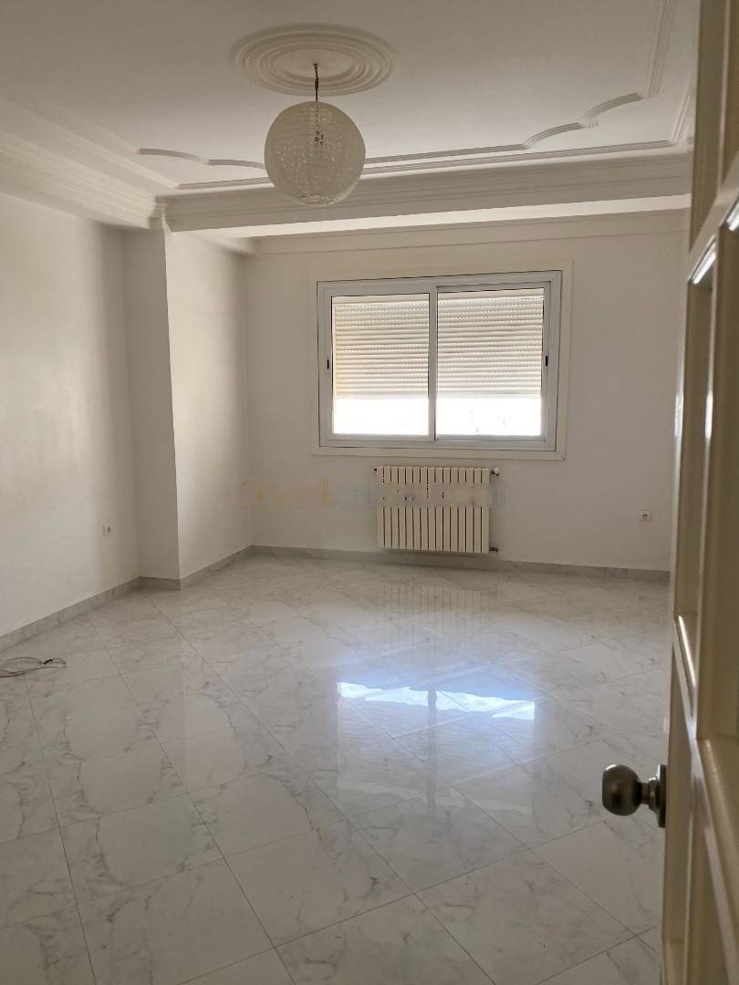 Location Appartement F4 El Achour