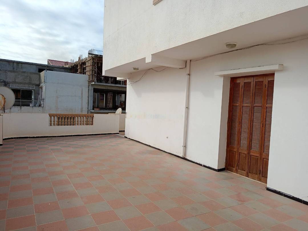 Location Niveau de villa F6 Bir Mourad Rais