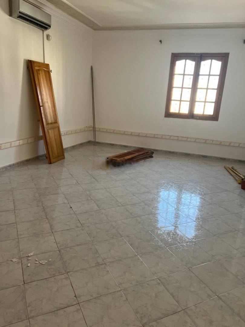 Vente Villa F13 Ouled Fayet