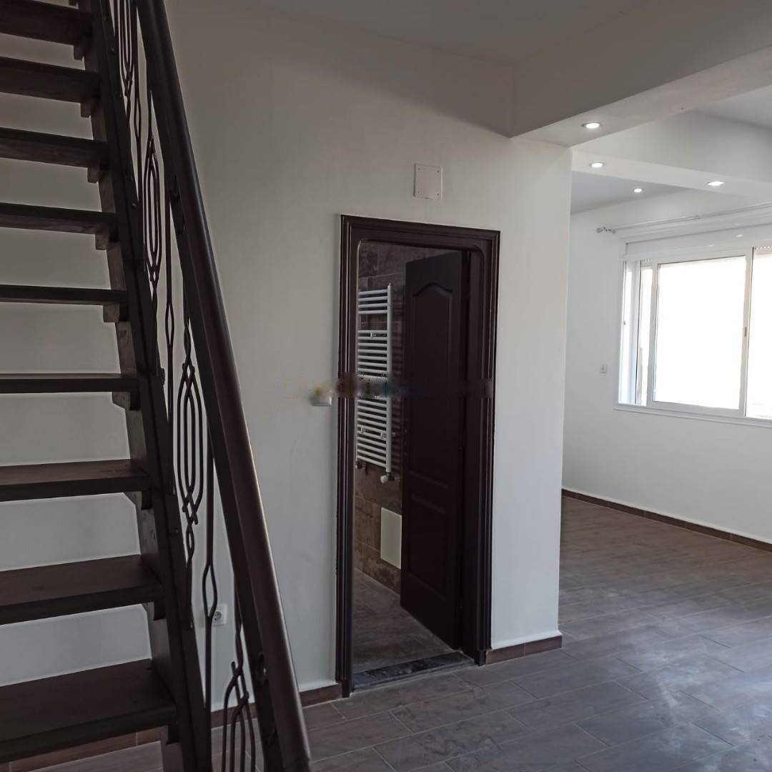 Location Niveau de villa F4 Bordj El Bahri
