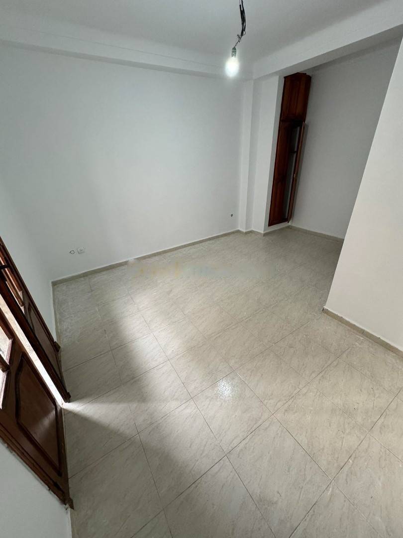 Location Appartement F4 Dar El Beida