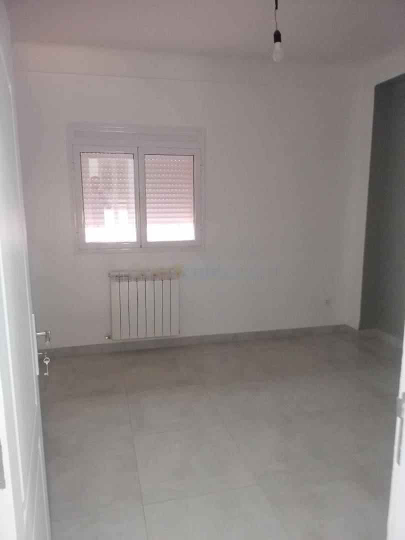 Location Appartement F4 Baba Hassen