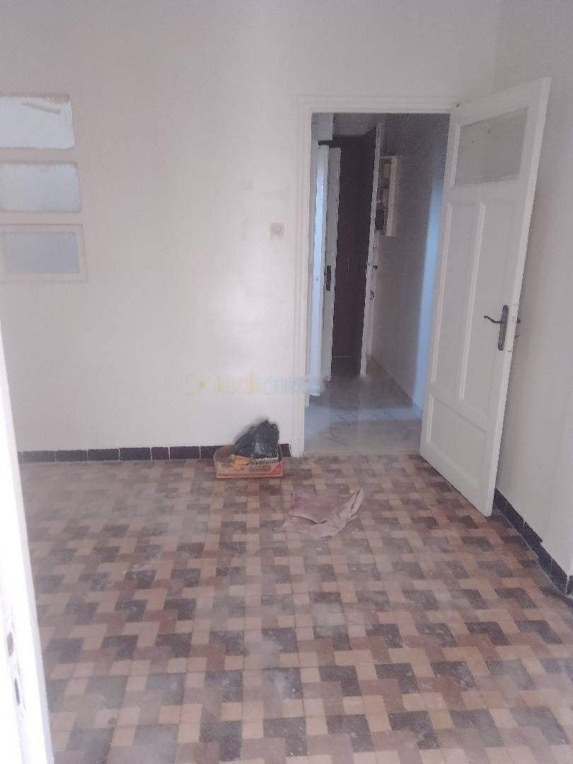 Location Appartement F2 Belouizdad