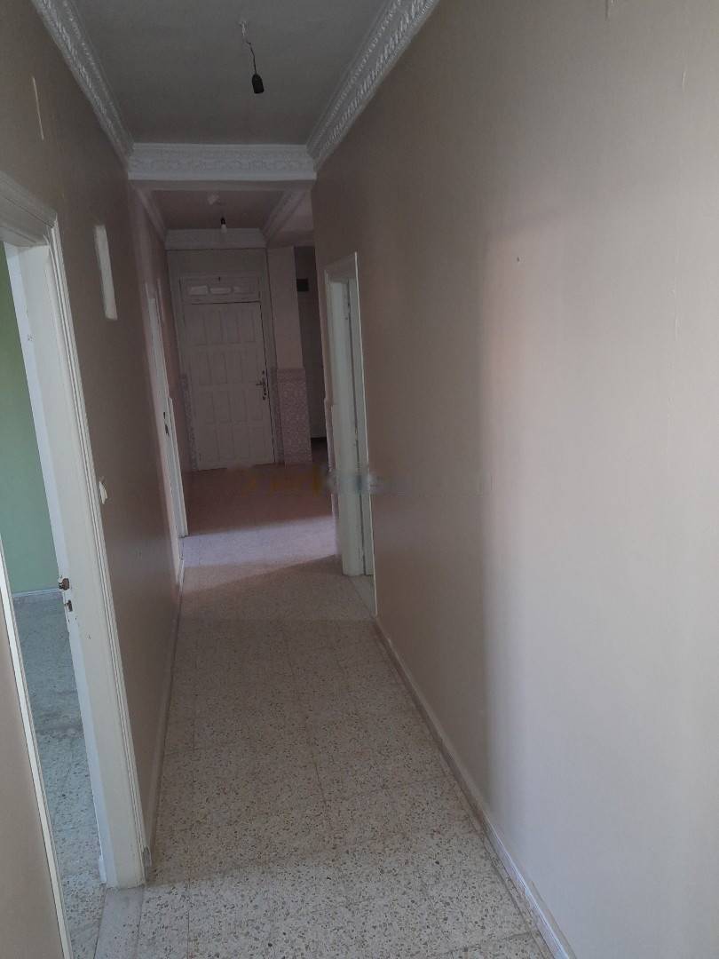 Location Niveau de villa F5 Djasr Kasentina