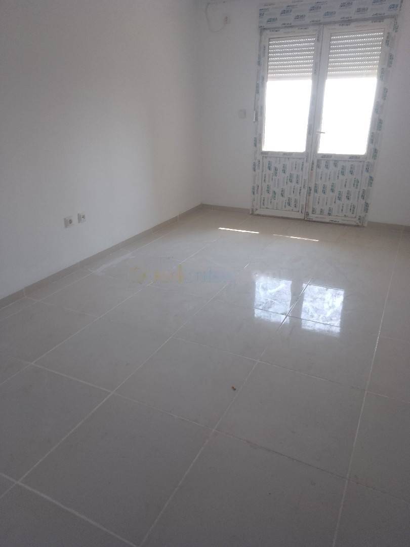 Location Appartement F4 Kouba