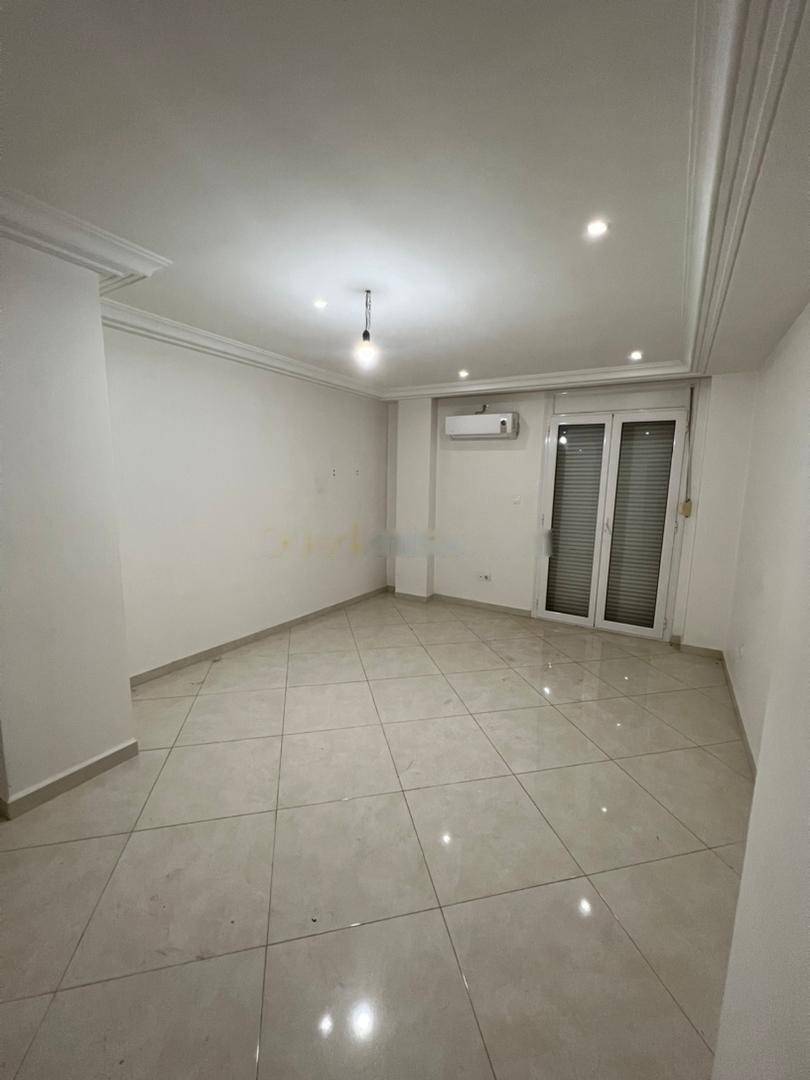 Location Appartement F4 El Achour