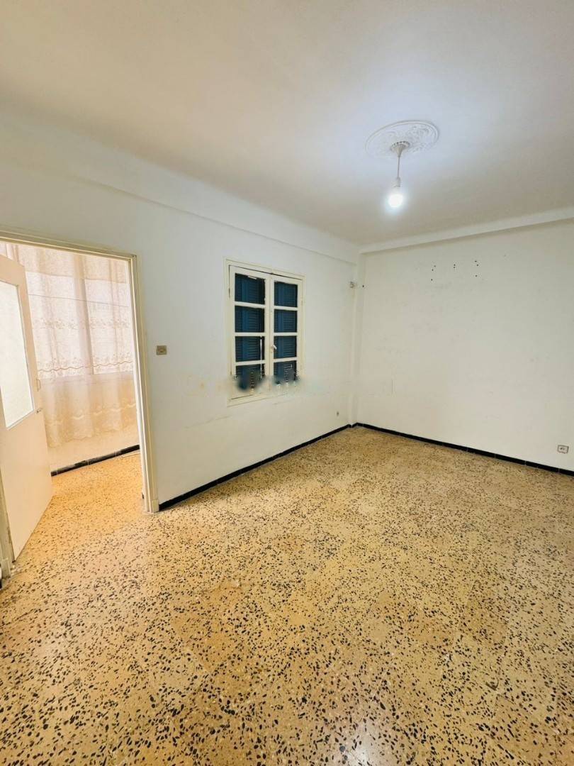 Location Appartement F4 Bab Ezzouar