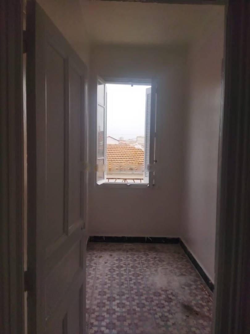 Location Appartement F4 Hussein Dey