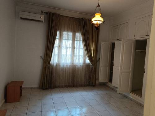 Location Niveau de villa F4 Hydra