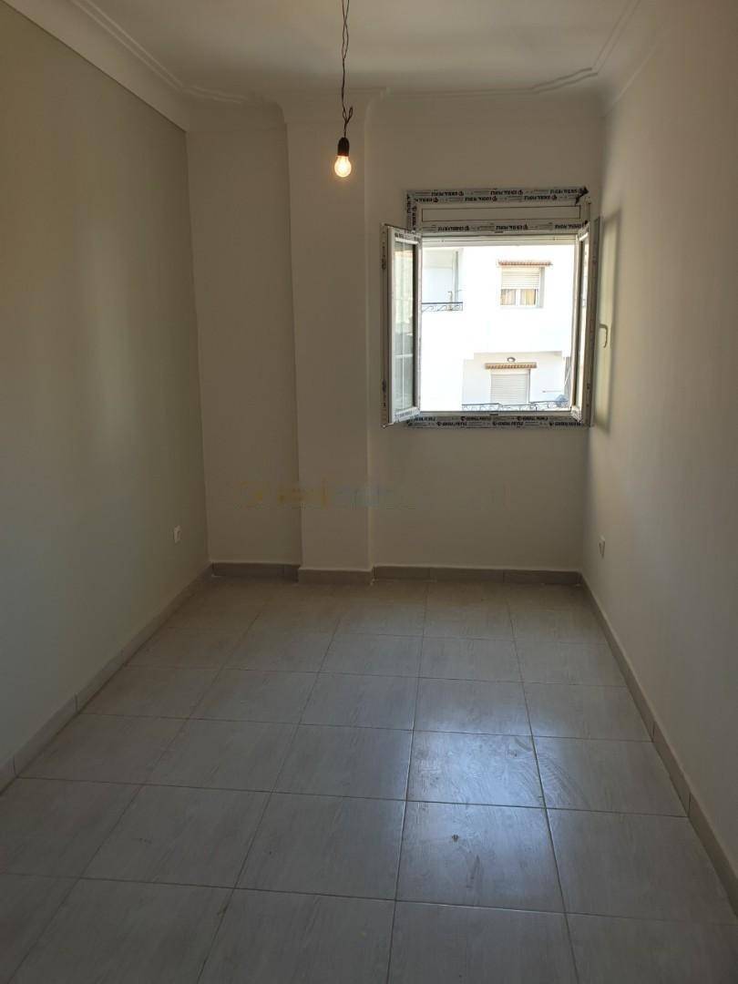 Location Appartement F4 Birkhadem