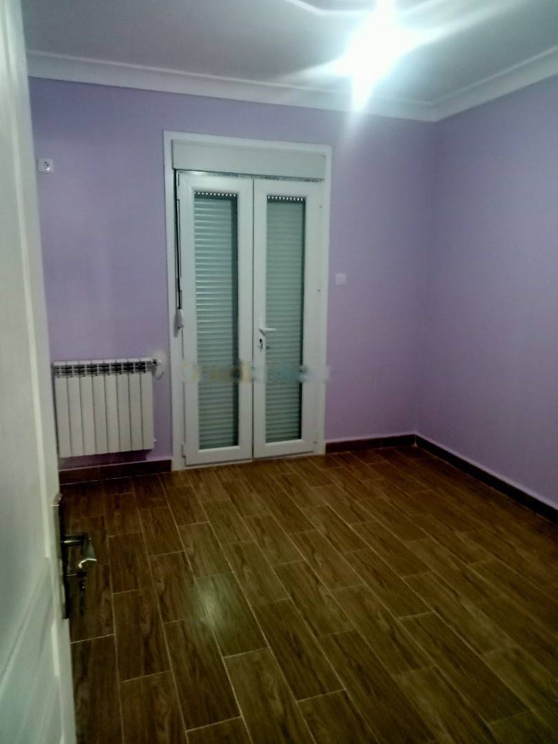 Location Niveau de villa F4 Djasr Kasentina