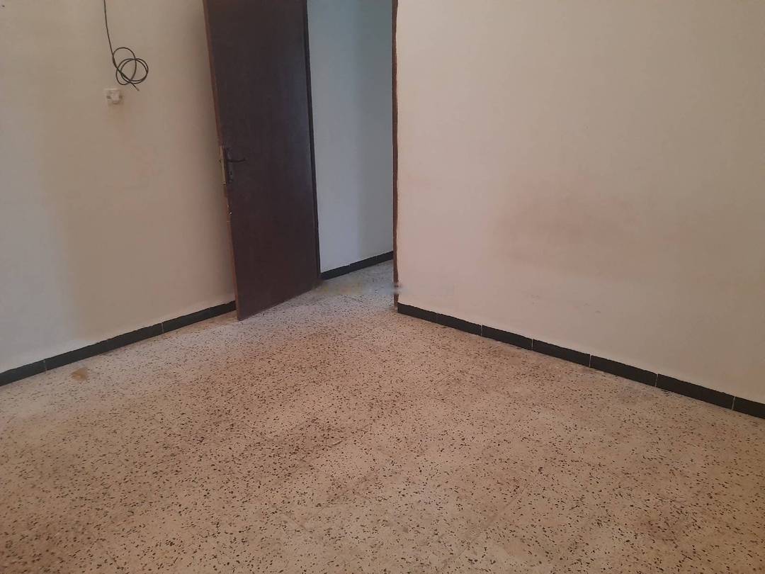  Location niveau de villa f2 bouzareah