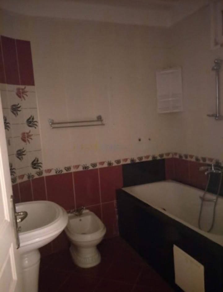 Location Niveau de villa F3 Ain Benian