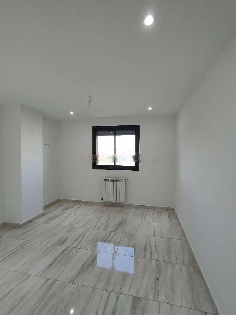 Location Appartement F4 Hydra