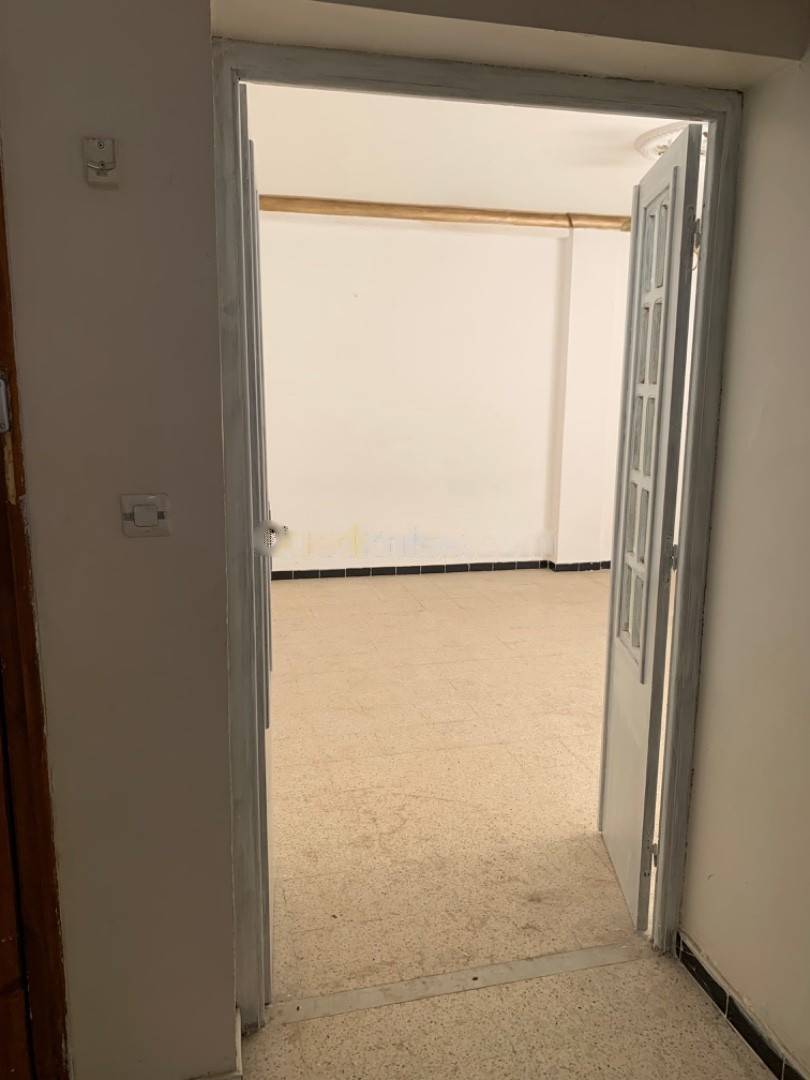 Location Appartement F4 Djasr Kasentina