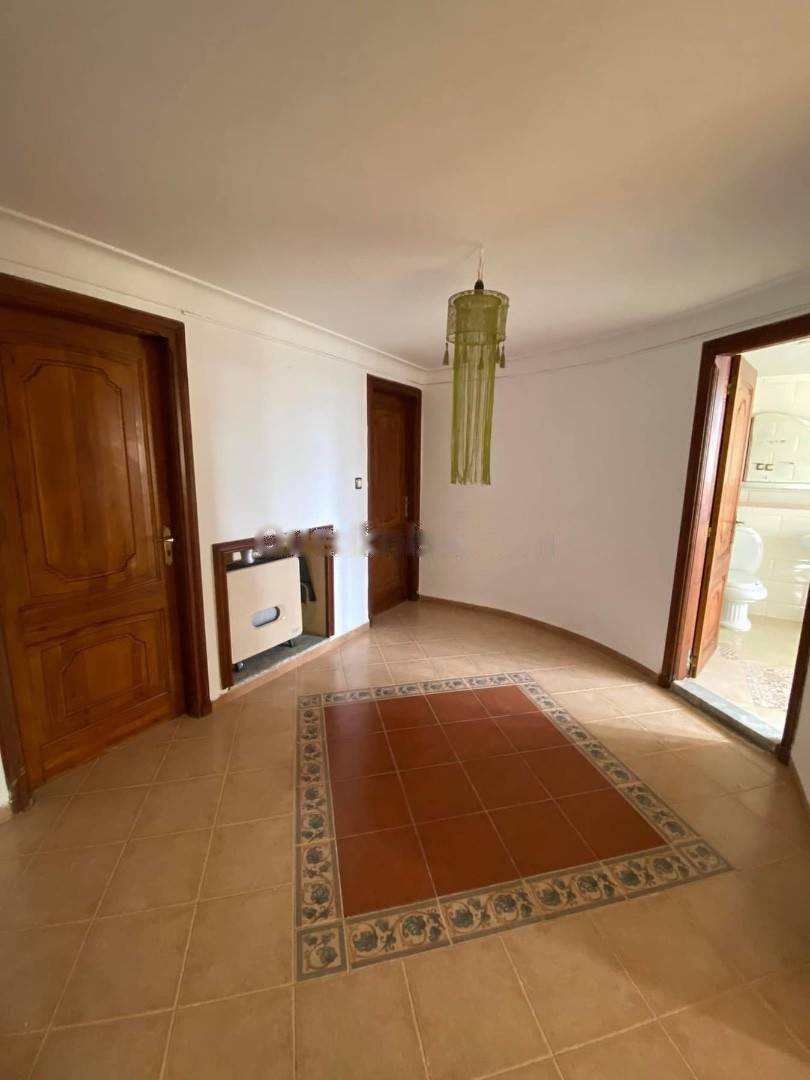 Location Appartement F5 El Achour