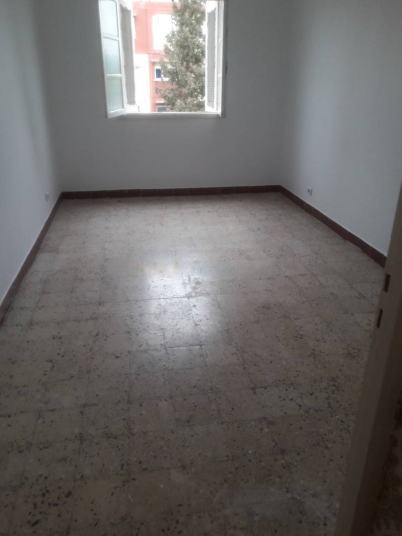 Location Appartement F4 Rouiba