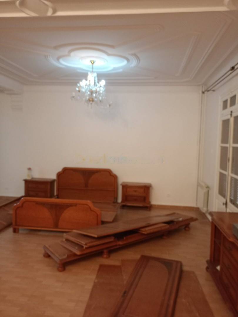 Location Local F0 Draria
