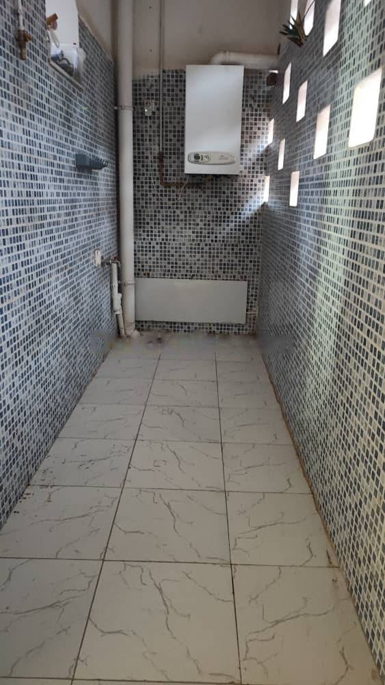 Location Niveau de villa F5 Ain Benian