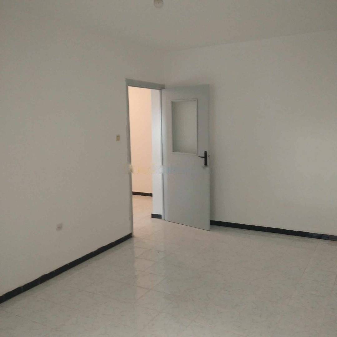 Location Appartement F4 Bouzareah