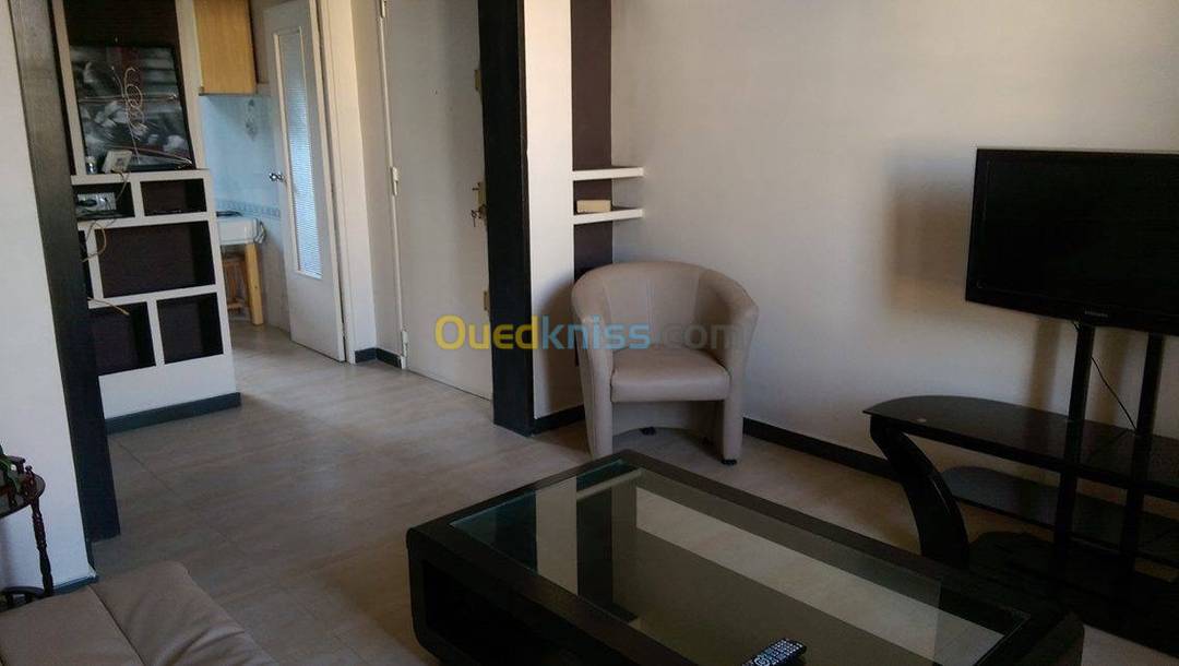 Location Appartement F3 El Mouradia