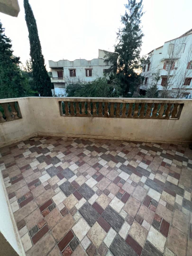 Location niveau de villa f4 saoula 8