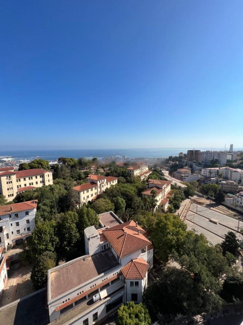 Location Appartement F4 El Mouradia