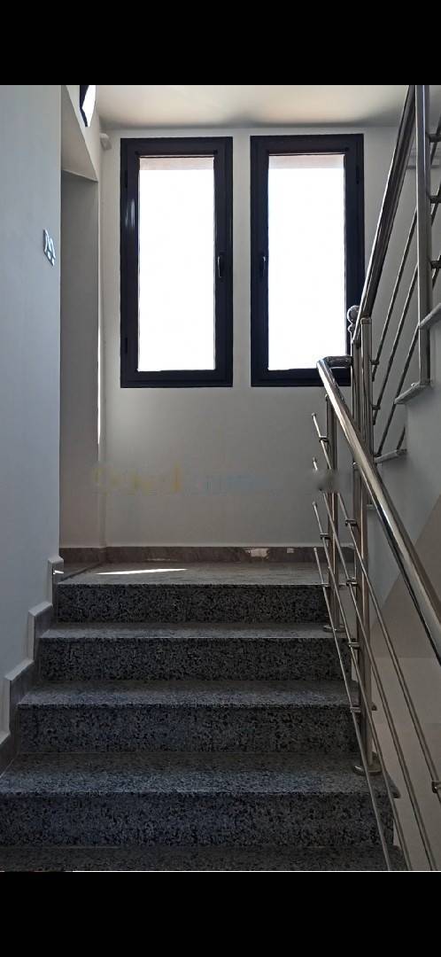 Location Niveau de villa F4 Ain Taya