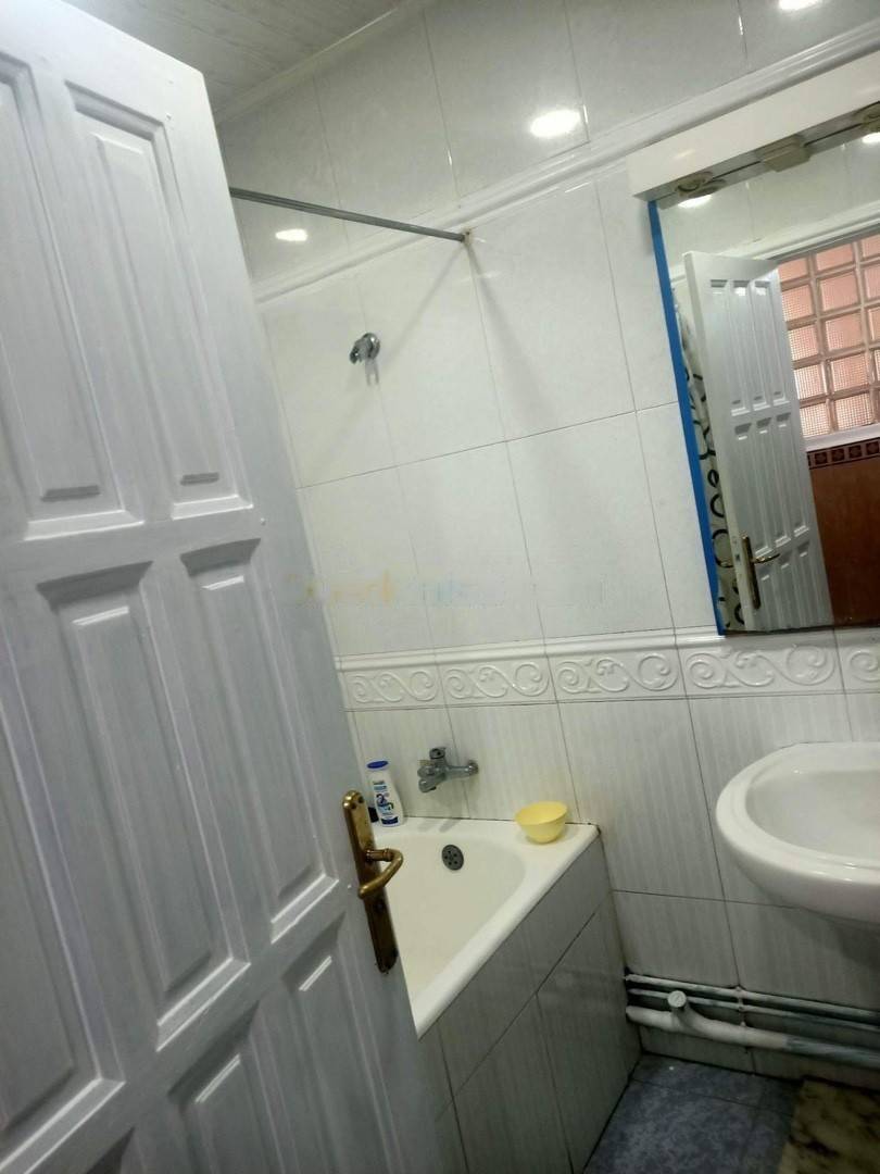 Location Appartement F4 El Achour