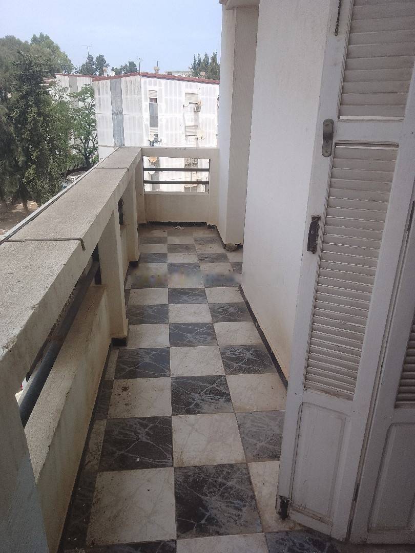 Location Appartement F4 Djasr Kasentina