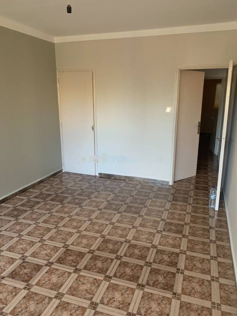 Location Appartement F3 Bab Ezzouar