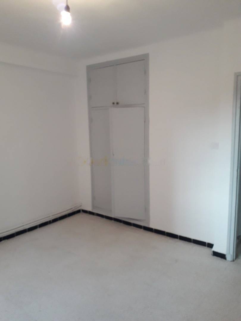 Location Appartement F5 Birkhadem